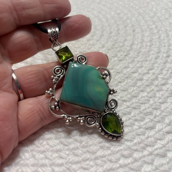 Gorgeous GREEN BOTSWANA AGATE & PERIDOT Handmade Sterling 925 Pendant/Cord #504D - Picture 3 of 3